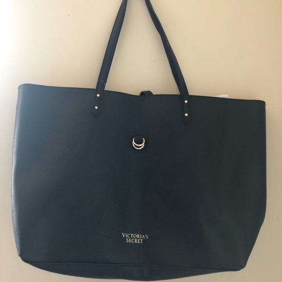Victoria's Secret Handbags - Victoria’s Secret tote bag 👜 🌸😊😊